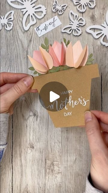 Mothers Day Cards Craft, Diy Mother's Day Crafts, Mother's Day Gift Card, Paper Flower Crafts, Mothers Day Crafts For Kids, Diy Mothers Day Gifts, Mother's Day Diy, March 8, Paper Flowers Diy