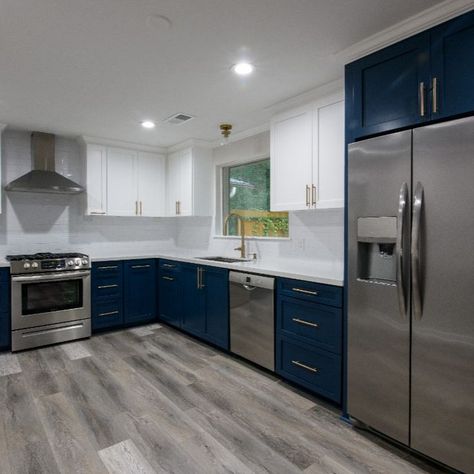 We love the two tone cabinets. The darker bases help hide dirt and spills in high traffic areas. Asian Decor Living Room, Grey Floors, Grey Kitchen Floor, Two Tone Cabinets, Grey Floor, Lake House Kitchen, Kitchen Cabinets And Countertops, Blue Kitchen Cabinets, Kitchen Remodel Inspiration