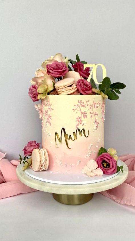 Cake For Elderly Lady, Old Person Birthday Cake, 80th Birthday Cake For Grandma, 60th Birthday Cake For Ladies, 70th Birthday Cake Ideas, 70th Birthday Cake For Women, Birthday Cake For Mum, 50th Birthday Cake For Women, Birthday Cake For Women Elegant