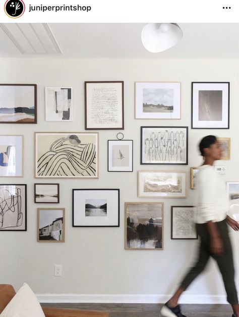 Small Gallery Wall, Large Gallery Wall, Gallery Wall Layout, Photo Wall Gallery, Modern Gallery Wall, Gallery Wall Inspiration, Gallery Wall Living Room, Gallery Wall Frames, Inspiration Wall