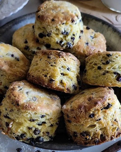 Irish Soda Bread Scones with Marmalade Butter | The Lemon Apron Soda Bread Scones, Irish Scones, Baking Scones, Scones Recipe Easy, Homemade Scones, Irish Soda, Irish Soda Bread, Caraway Seeds, Dessert Dips