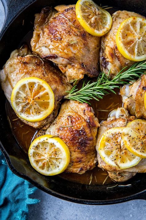 Rosemary Lemon Chicken, Rosemary Chicken Thighs, Lemon Chicken Thighs, Chicken Breast Crockpot Recipes, Braised Chicken Thighs, Lemon Rosemary Chicken, Crockpot Chicken Breast, Lemon Rosemary, Rosemary Chicken