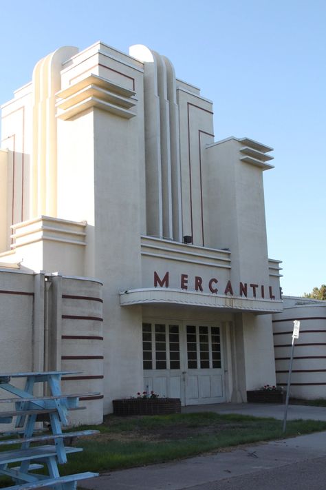 Art Deco Exterior, Arte Art Deco, Arsitektur Art Deco, Montana Art, Architecture Cool, Motif Art Deco, Streamline Moderne, Deco Architecture, Art Deco Buildings