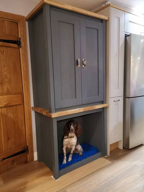 Dog house and Larder/pantry in one supplied with crate The Melton Mowbray sideboard size 95 h x 107 w x 62 d cm sideboard and top larder Size 210 x 107 x 62cm  This furniture is made of two halves and the bottom dog house is finished with a 40 mm solid oak worktop. The bottom is enclosed on 3 sides with a built-in crate that can be removed. The top part is a pantry that be used either to store dry foodstuff or all the accessories for your pet The frame is made of solid pine and the drawer boxes Built In Shelves With Dog Crate, Dog Bed Cupboard, Painted Dog House, Dog Furniture Ideas, Built In Dog Crate, Mudroom Dog Room, Larder Pantry, Larder Storage, Oak Worktop