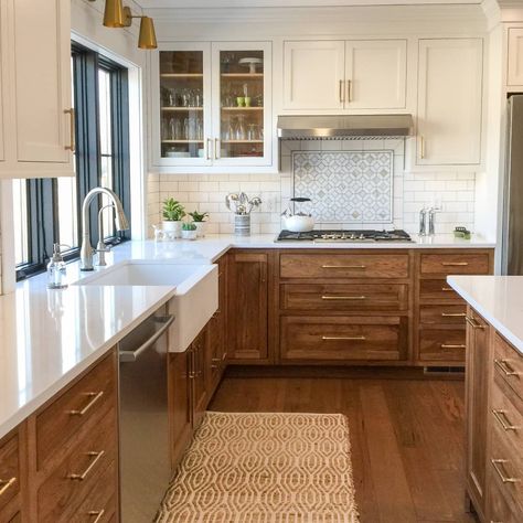 Kitchen Cabinets Finishes, Cream Countertops Kitchen Wood Cabinets, Scandinavian Kitchen Dark Cabinets, Wood Bottom White Top Cabinets, Kitchen With Brushed Gold Hardware, Kitchen Remodel Boho Modern, Dual Tone Cabinets Kitchen, White Top Cabinets Wood Lower, Modern Traditional Kitchen Cabinets