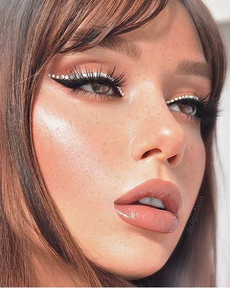 Zendaya Makeup, Gem Makeup, Rhinestone Makeup, Hot Makeup, Festival Makeup, Waterproof Makeup, Glitter Makeup, Fake Eyelashes, Glam Makeup