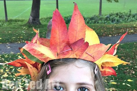 Easy Leaf Crown made only from leaves - this is a fun activity to do whilst out and about and needs nothing but leaves! Who will be king for the day How To Preserve Leaves, Leaf Crafts Kids, Forest School Activities, Red Ted Art, Leaf Headband, Fun Fall Crafts, Youtube Sensation, Leaf Crown, Leaf Crafts