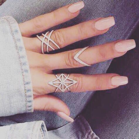 Too gorgeous! #glamzam #london #likeforlike #tuesday #mani #nailart #nudenails #rings #diamonds #denim #ootd #fashion #style #spring #may #model #nightout #party Super Nails, Nails On Fleek, Nude Nails, Trendy Nails, How To Do Nails, Coffin Nails, Beauty Nails, Beautiful Nails, Makeup Nails