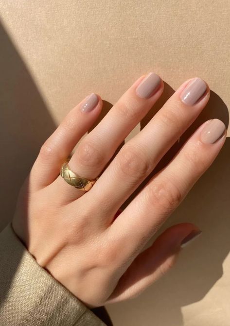 How French Women Do Their Nails - Leonce Chenal French Woman Nails, French Women Nails, European Nails Trends 2023, French Girl Nails, Nails For France, Parisian Nails, Solid Colour Nails, French Nail Polish, French Manicure Kit