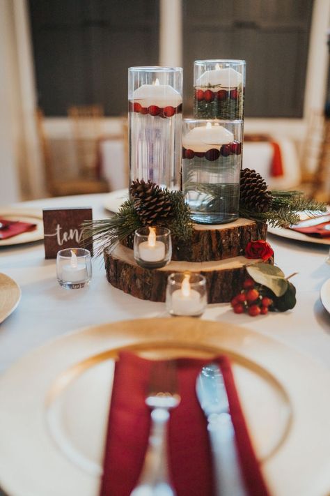 Cranberry Centerpiece, Pine Cone Wedding, Cranberry Wedding, Pinecone Centerpiece, Diy Winter Wedding, Christmas Wedding Inspiration, Outdoor Winter Wedding, Winter Wedding Centerpieces, Christmas Centers