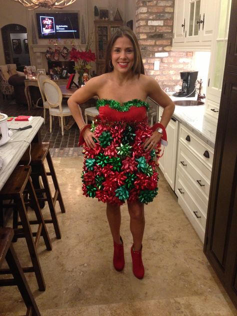 Tacky Sweater Christmas Party Dress Trashy Christmas Party Outfit, Tacky Sweater Christmas Party, Anything But Clothes Party, Anything But Clothes, Tacky Christmas Party, College Outfits Party, Diy Holiday Party, Abc Party, Tacky Sweater