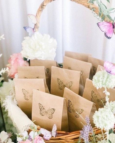 Butterfly Themed Party, Butterfly 1st Birthday, Butterfly Themed Birthday Party, Ideas Aniversario, Butterfly Theme Party, Butterfly Garden Party, Butterfly Baby Shower Theme, Themed Party Ideas, Fairy Baby Showers