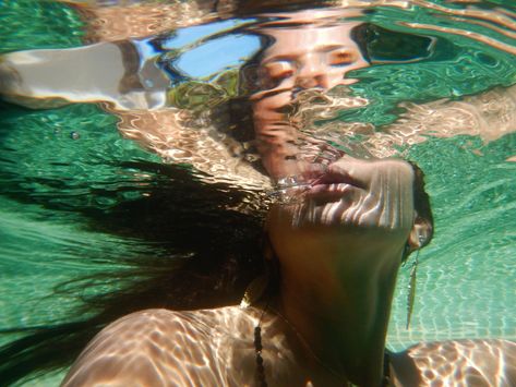 Abstract Underwater, Underwater Photoshoot, Underwater Portrait, Water Shoot, Underwater Pictures, Underwater Painting, Products Photography, Pool Picture, Underwater Art