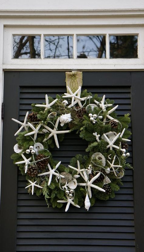 Seaside Wreath coastal Christmas decor starfish Seaside Wreath, Coastal Wreath, Florida Christmas, Coastal Christmas Decor, Coastal Holiday, Beachy Christmas, Nautical Christmas, Beach Wreath, Porte Decorate