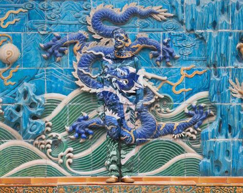 Pαιɳƚ Mҽ Liu Bolin, The Invisible Man, Imperial Dragon, Chinese Contemporary Art, Dragon Series, Dragon Wall, Master Of Fine Arts, Dragon Sculpture, Invisible Man