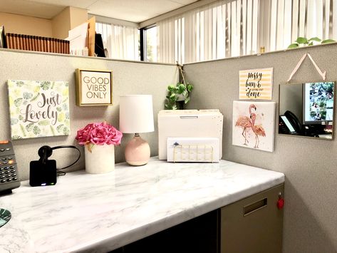 Pink Office Cubicle Decor, Pink Office Cubicle, Work Desk Aesthetic Cubicle, Boring Office Makeover, Minimalist Office Cubicle, Aesthetic Cubicle Decor Office, Office Cubical Decorating Ideas, Decorate Desk At Work Office, Girly Cubicle Decor