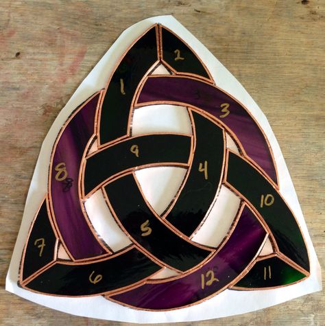 Stained Glass Patterns Free Printables Templates Easy, Celtic Stained Glass, Purple Streaks, Stained Glass Gifts, Stained Glass Studio, Stained Glass Patterns Free, Stained Glass Light, Making Stained Glass, Stained Glass Decor