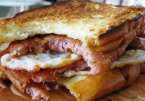 Fried Spam Sandwich, Spam Breakfast Sandwich, Spam Recipes Breakfast, Spam Sandwich Recipes, Glazed Spam, Spam Recipes Dinners Easy, Spam Dishes, Spam Meals, Spam Bites