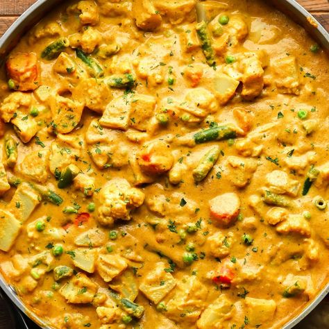 Vegetable Korma Veggie Korma, Vegetable Korma Recipe, Vegetarian Korma, Korma Sauce, Vegetable Korma, Freezer Dinners, Vegan Indian Recipes, Korma Recipe, Oven Vegetables