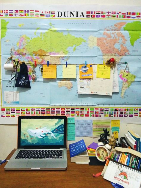 Customizing your study desk.  #deskorganized Study Corner Ideas, Map On Wall, Radha Raman, Walls Ideas, Corner Ideas, Study Corner, Study Organization, Study Motivation Quotes, Study Desk