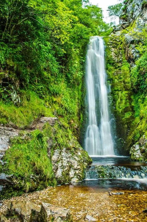 10 Prettiest Waterfalls In Ireland You Must See - Follow Me Away Ireland Tourist Attractions, Ireland Itinerary, County Donegal, Donegal Ireland, Irish Countryside, Waterfall Hikes, Natural Bridge, Remote Island, Road Trip Itinerary