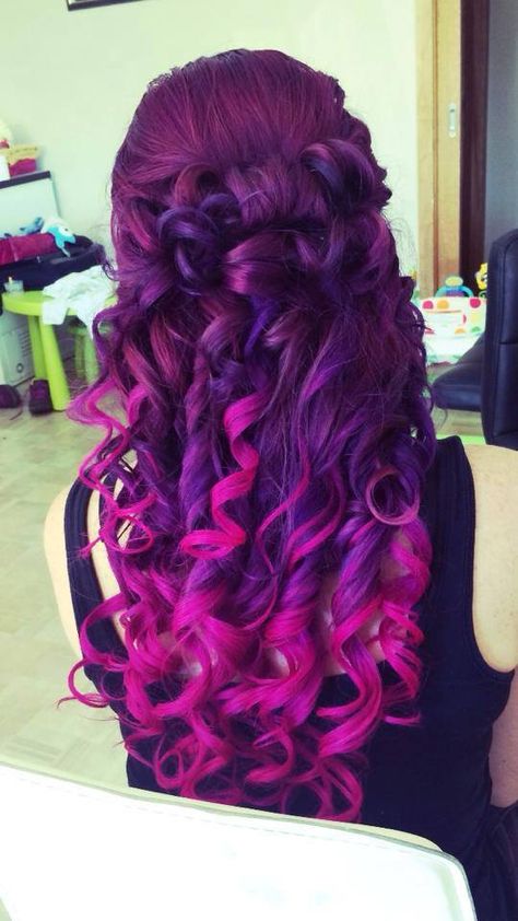 Purple and Pink curly hair. I ADORE IT!! Bright Hair, Funky Hairstyles, Scene Hair, Dye My Hair, Hair Collection, Hair Life, Bright Purple, Cool Hair Color, Grunge Hair