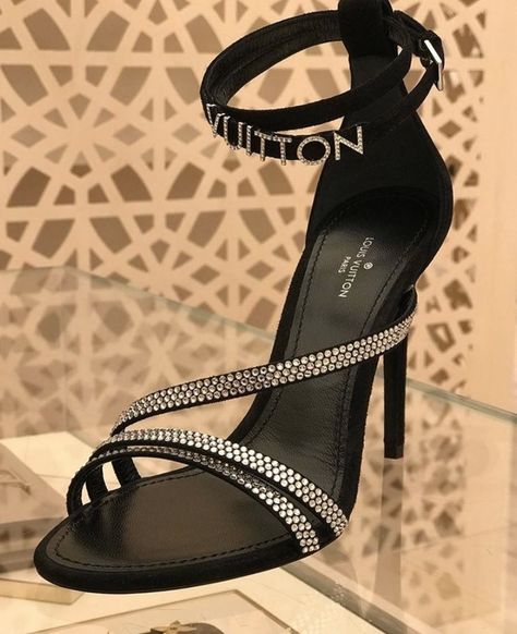 Heels Louis Vuitton, Louis Vuitton High Heels, Lv Heels, Tas Louis Vuitton, Louis Vuitton Pumps, Louis Vuitton Heels, Shoes Heels Stilettos, Louis Vuitton Shoes Heels, Luxury Heels