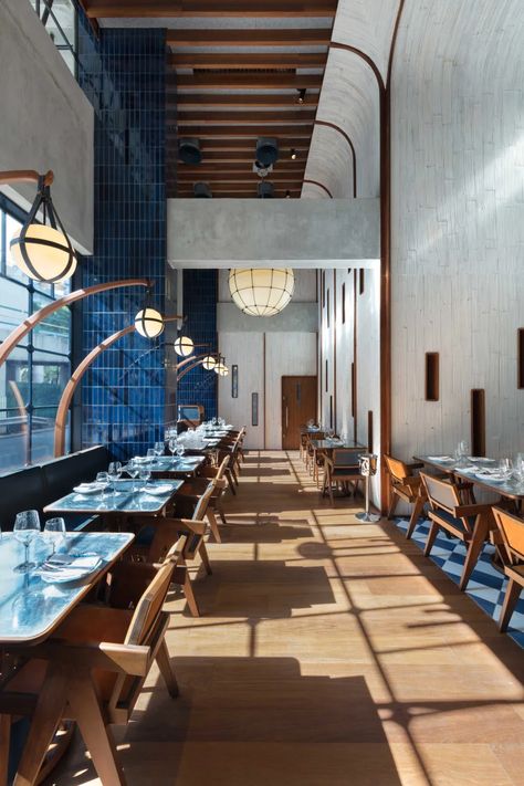 A Work of Substance, Dennis Lo · The Fleming · Divisare Modern Seafood Restaurant Design, Back Bar Wall Ideas, Blue Restaurant, Luxury Restaurant Interior, Concept Restaurant, Asma Kat, Architecture Restaurant, Bar Design Awards, Design Café