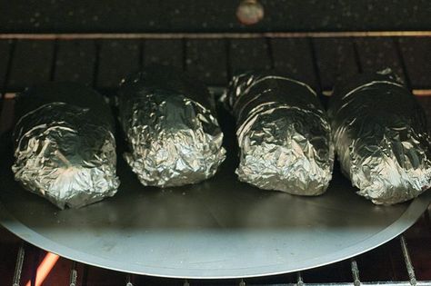 How to Bake Foil-Wrapped Potatoes Foil Potatoes, Baked Red Potatoes, Leftover Baked Potatoes, Cooking Baked Potatoes, Toaster Oven Recipes, Best Baked Potato, Perfect Baked Potato, Bread Toaster, Making Baked Potatoes