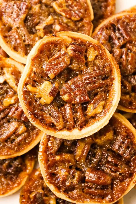 Butter Pecan Tarts, Mini Pecan Tarts, Pecan Tassie Recipe, Pecan Tarts Mini, Pecan Tarts Recipe, Pecan Pie Tarts, Pecan Desserts Recipes, Tart Crust Recipe, Pecan Tart