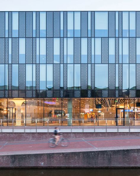 mecanoo completes delft's city hall and train station complex Fasad Design, Educational Architecture, Facade Pattern, Commercial And Office Architecture, Metal Facade, Facade Material, Facade Architecture Design, Office Building Architecture, Glass Building