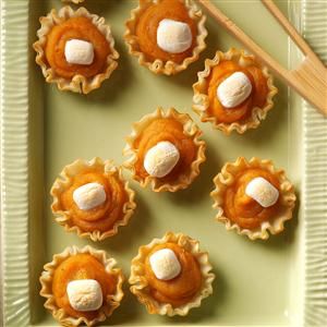 Sweet Potato Tartlets Recipe from Taste of Home Sweet Potato Tartlets, Vegetarian Finger Food, Phyllo Dough Recipes, Tartlets Recipe, Phyllo Cups, Fall Appetizers, Crostini Recipes, Cheesy Bread, Phyllo Dough