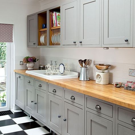 Grey Shaker-style kitchen with wooden worktop | Kitchen decorating | Ideal Home | Housetohome.co.uk Wooden Worktop Kitchen, Grey Painted Kitchen, Серая Кухня, Shaker Style Kitchens, Gray Cabinets, Kitchen Renovations, Kitchen Cabinets Makeover, Farmhouse Sink Kitchen, Grey Kitchens