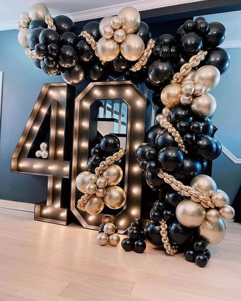 40th Birthday Balloon Arch, Black And Gold Balloon Garland, 40th Birthday Party Themes, Birthday Gala, 40th Birthday Themes, Christening Balloons, Gatsby Birthday Party, 40th Birthday Balloons, Gold Balloon Garland