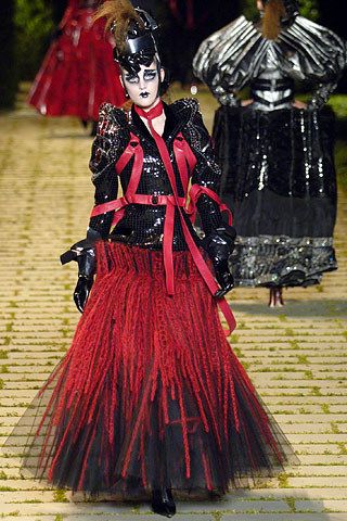 Christian Dior Fall 2006 Couture Fashion Show - Hilary Rhoda (OUI) Drag Clothing, Time Continuum, Red Forest, Conceptual Fashion, Christian Dior Haute Couture, Moda Punk, Dior Haute Couture, Fashion Project, Dior Couture