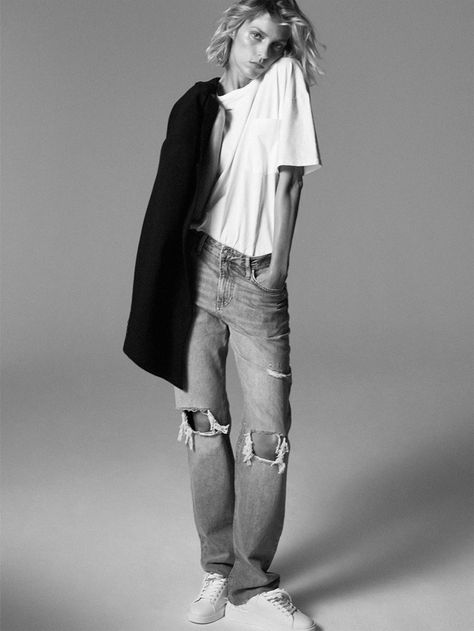 Zara Fall / Winter 2019 Minimal Lookbook | Fashion Gone Rogue Zara Models, Denim Editorial, Zara Fall, Fashion Gone Rouge, Mode Editorials, Anja Rubik, Spanish Fashion, Model Test, All Black Looks