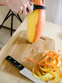 Shredding and freezing pink banana squash Pink Banana Squash, Banana Squash, Veggie Storage, Squash Dishes, Vegetable Entrees, Healthy Squash Recipes, Keto Veggies, Cooking Bananas, Seasonal Vegetables