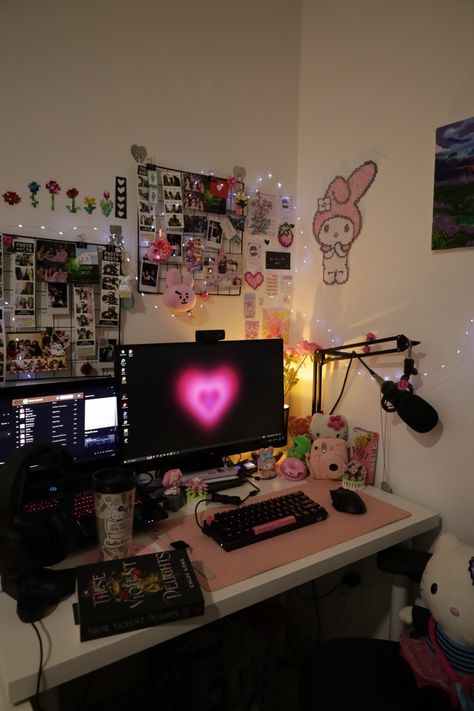 Y2k Desk Setup, Y2k Gaming Setup, Polaroids Painting, Room Tour Bedroom, Room Aesthetic Coquette, Heart Desktop Wallpaper, Gaming Desk Ideas, Y2k Desk, My Melody Room