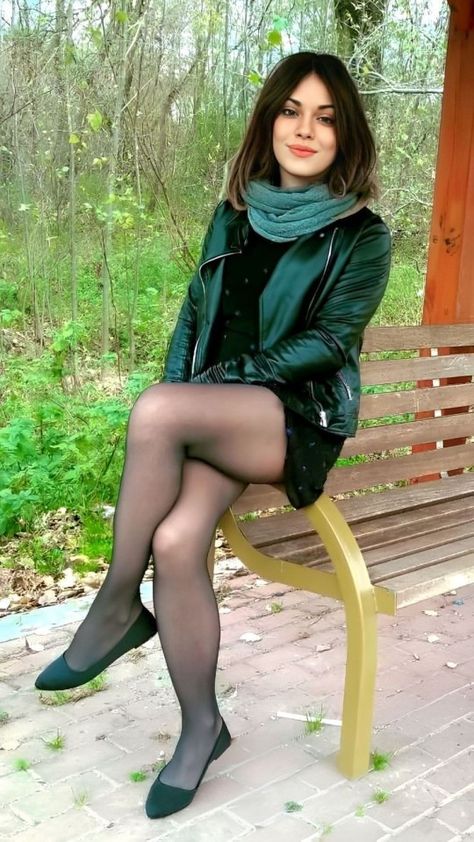 @jacko0023 on Tumblr Pantyhose Outfit Winter, Pantyhose Outfit, Colored Tights Outfit, Legs Outfit, Pantyhose Fashion, Cute Skirt Outfits, Preppy Style Summer, Sheer Tights, Black Pantyhose