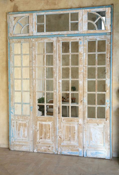 old door style...top windows makes the ceiling height look higher Vintage French Doors, Old French Doors, Bedroom Sunroom, Sunroom Windows, Vintage Doors, Deco Nature, Deco Retro, Antique Doors, Vintage Windows