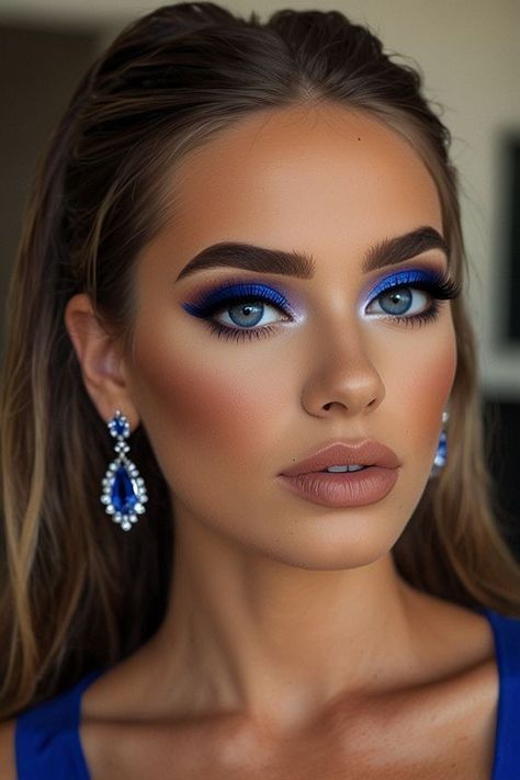 High Glam Makeup, Navy Blue Makeup, Gorgeous Makeup Looks, Disco Makeup, Glam Eye Makeup, Gold Night, Blue Makeup Looks, Eyeshadow Ideas, Peach Makeup