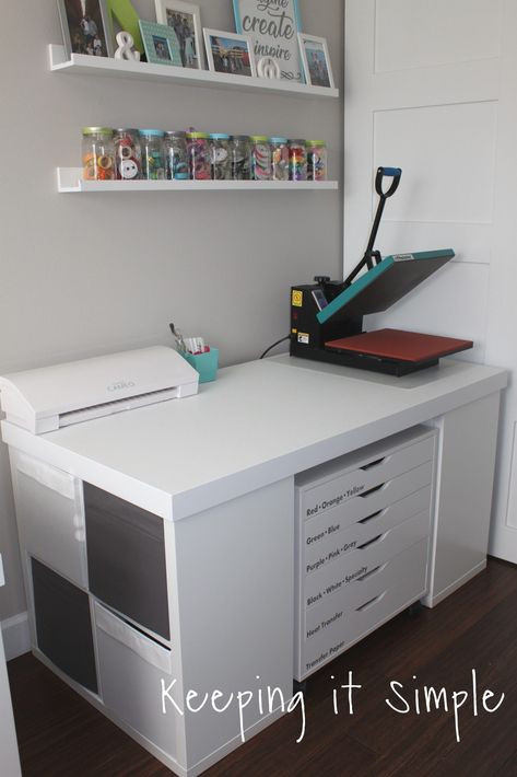 DIY Crafting Table {Vinyl Work Station} • Keeping it Simple Office Craft Room Combo, Craft Tables With Storage, Ikea Craft Room, Ikea Desk Hack, Ikea Crafts, Desk Hacks, Craft Table Diy, Hacks Ikea, Craft Shed