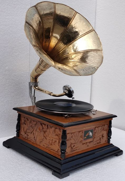 Record Player Tattoo, Old Fashioned Record Player, Antique Record Player, Steampunk Guitar, Old Record Player, Gramophone Record, Phonograph Record, Life Drawing Reference, Vintage Record Player