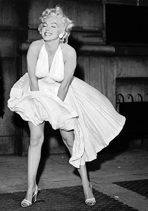 Marilyn Monroe White Dress, Arc Angel, Marilyn Monroe Outfits, The Seven Year Itch, Marilyn Monroe Fotos, Seven Year Itch, Estilo Marilyn Monroe, Monroe Dress, Marilyn Monroe Fashion