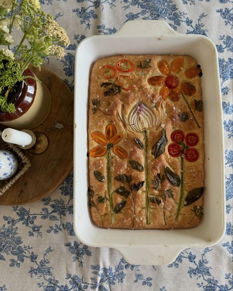 Happy Monday from me and my beautiful garden focaccia 🤗🤎 #foodart #fromscratch #makelifebeautiful #beautyintheeveryday #marthastewartliving #gardenfocaccia #food52 #bhgfood Flower Foccacia, Garden Focaccia, Martha Stewart Living, Floral Garden, Food 52, Happy Monday, Beautiful Gardens, Food Art, Vision Board