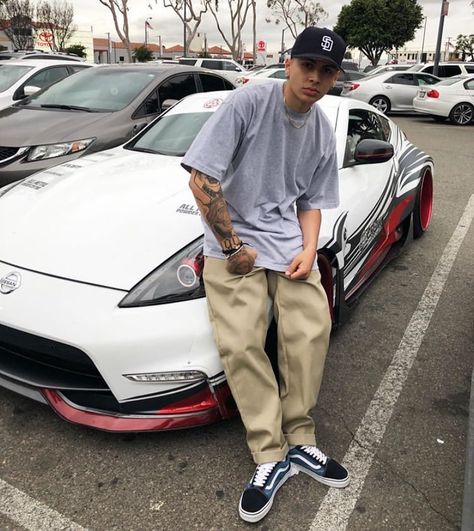 Kruk One on Instagram: “THROW BACK FOE DAT AZZ 🥵” Cholo Aesthetic, Hispanic Outfits, Looks Hip Hop, Estilo Cholo, Cholo Style, Chicana Style, Swag Outfits Men, American Casual