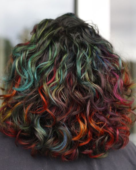 Naturally Curly Colored Hair, Hair Colors For Curly Hair Ideas, Multicolor Curly Hair, Colourful Curly Hair, Fall Hair Colors Curly Hair, Dyed Tips Curly Hair, Short Curly Hair Dyed, Coloured Curly Hair, Curly Rainbow Hair