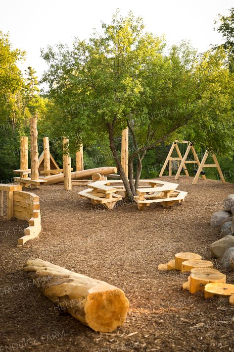 Playground Ideas  | Spending time at the park is a great way for your kids to connect with nature. The Hendrick Park playground was designed to engage children from a range of age groups in a natural setting, with a ton of different adventure-creating options available! Enjoy the freedom of a natural playground. #HendrickFarm #LiveHereForTheLifeHere #HappinessIsHomeMade Natural Outdoor Playground, Como Plantar Pitaya, Natural Play Spaces, Small Backyard Design Layout, Outdoor Play Spaces, Small Backyard Design Ideas, Play Garden, Backyard Design Layout, Outdoor Play Areas