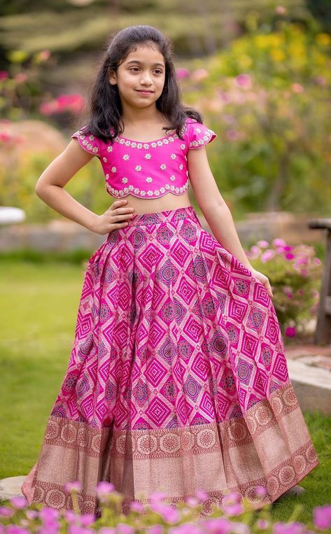 Lehenga For Kids Designer, Girls Lehanga Design For Kids, Pattulanga Designs For Kids, Kids Lehanga Blouses Designs, Baby Lehenga Blouse Designs, Lehenga Blouse Designs For Kids, Kids Blouse Designs For Lehanga, Pattu Langa Blouse Designs For Kids, Kids Langa Blouse Designs