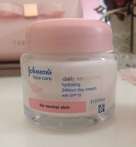 Johnsons Baby, Natural Face Skin Care, Basic Skin Care Routine, Perfect Skin Care Routine, Pretty Skin Care, Bath And Body Care, Pretty Skin, Body Care Routine, Skin Care Remedies